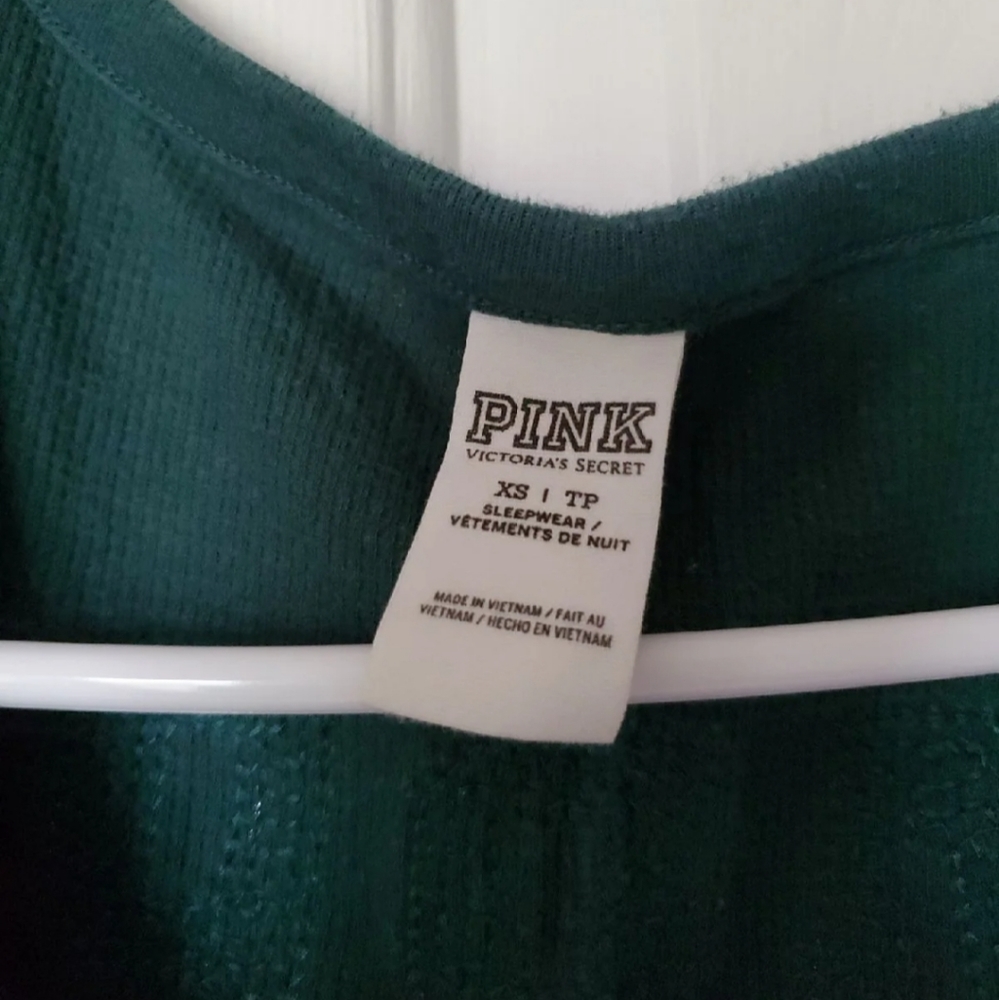 🎄 VICTORIA'S SECRET Happy Holla Days Onesie 🎄 - Picture 7 of 12